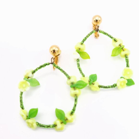 60s Vogue Jewelry Hippie Lemon Lime Flower Hoop Earrings - Picture 1 of 10